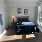 Awesome Loft At Hollywood Free Parking